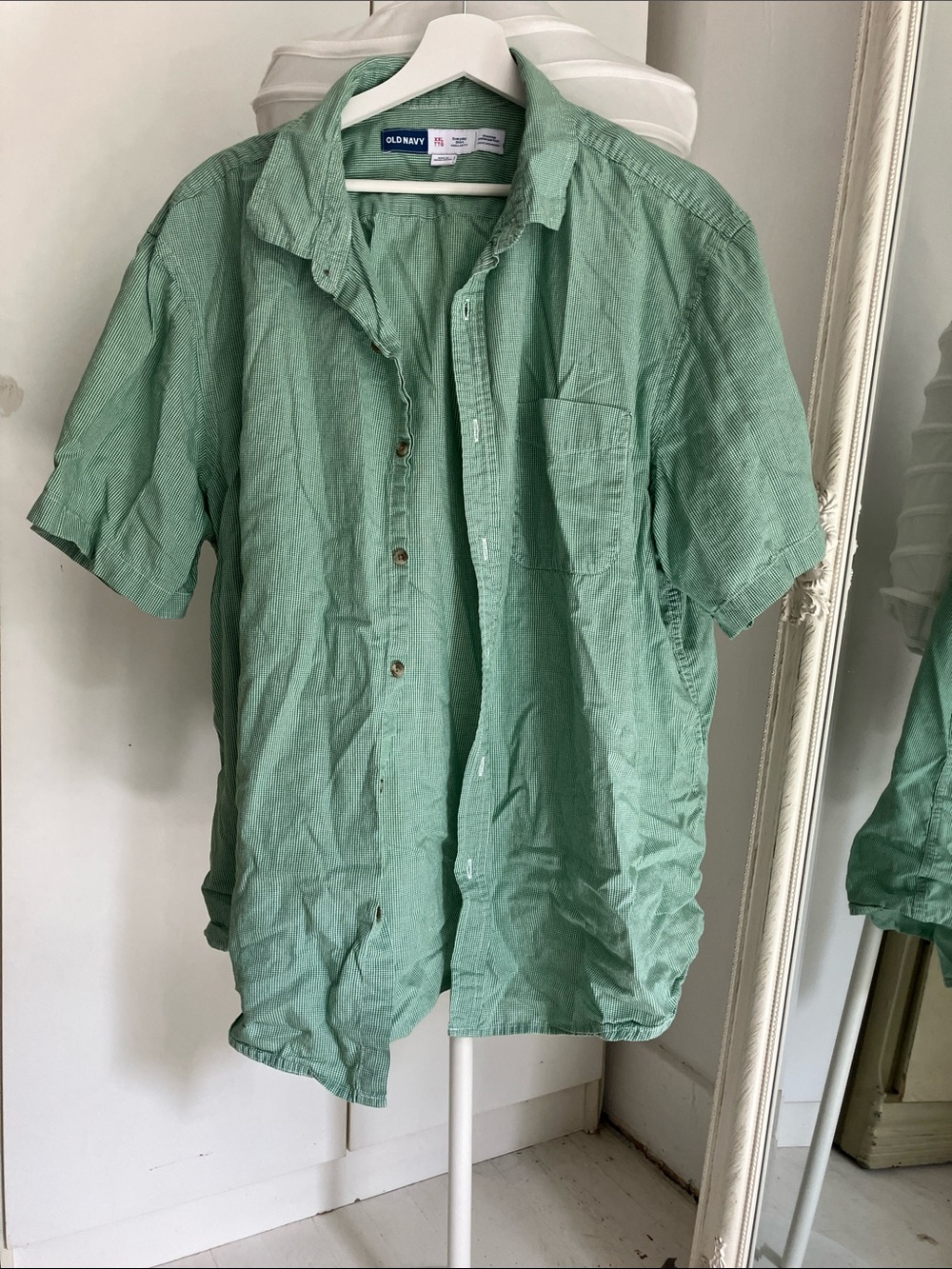 Old Navy Men’s Short Sleeve Button-Down Shirt in Mint Green